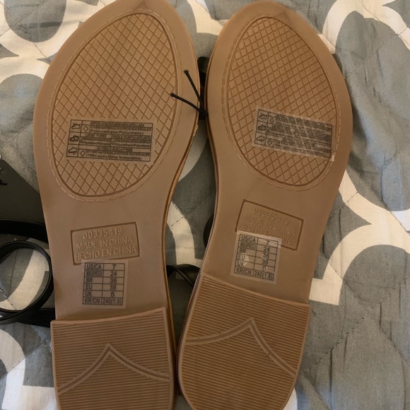 Forever 21 Black Strappy Sandals - Picture 2 of 4